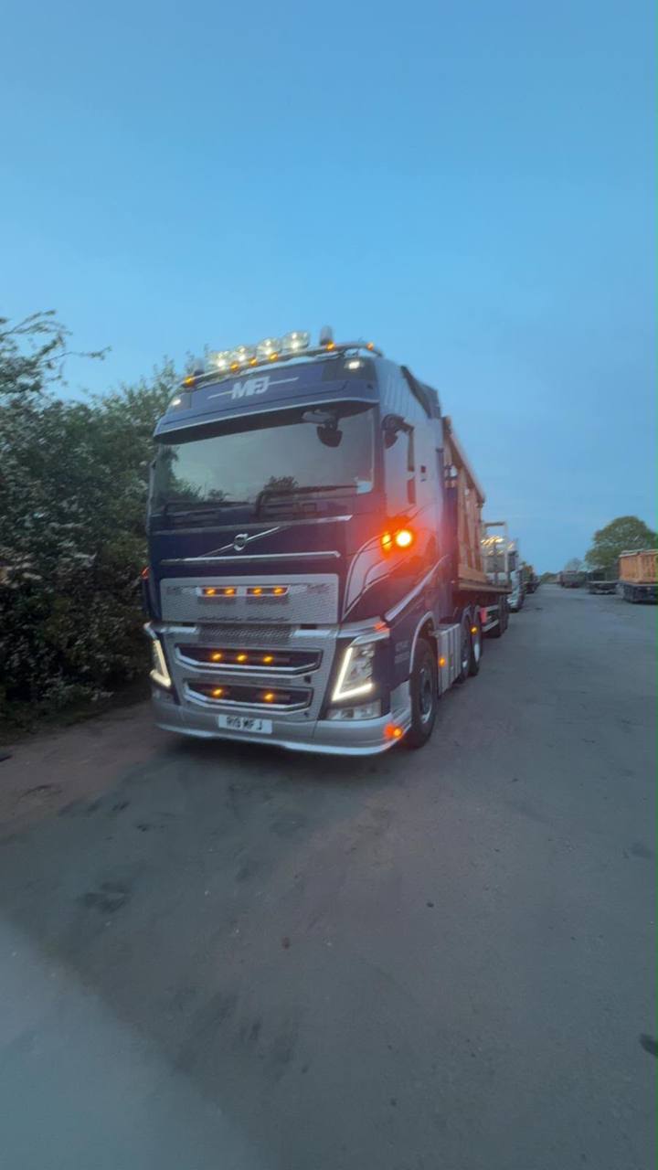 MJD lorry at dusk